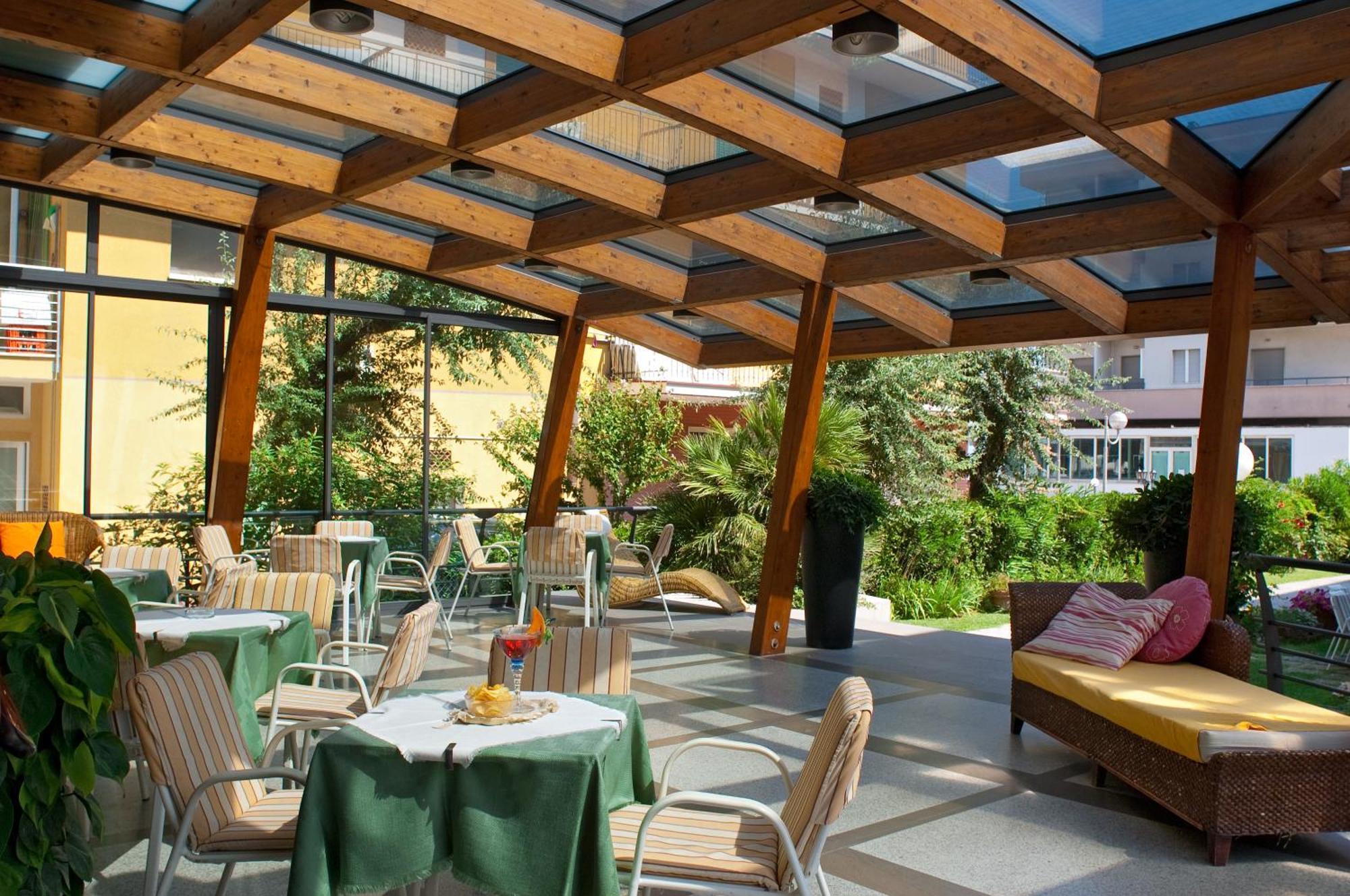 בלריה-איגאה מרינה Hotel Olimpia מראה חיצוני תמונה